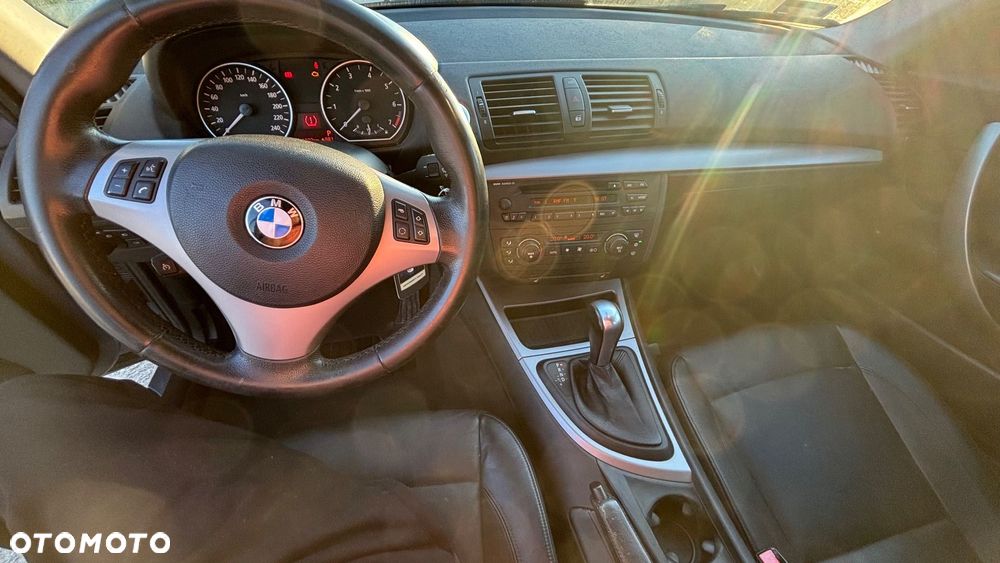 BMW Seria 1 120i - 14