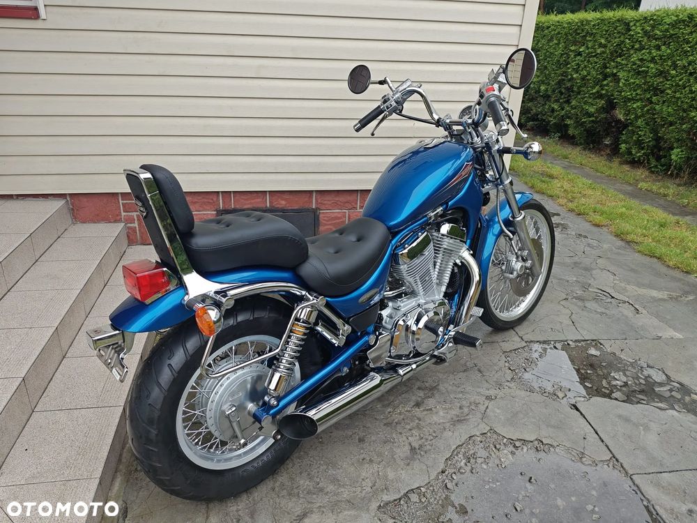 Suzuki Intruder - 2
