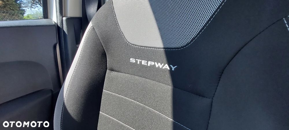 Dacia Dokker SCe 100 Stepway - 28