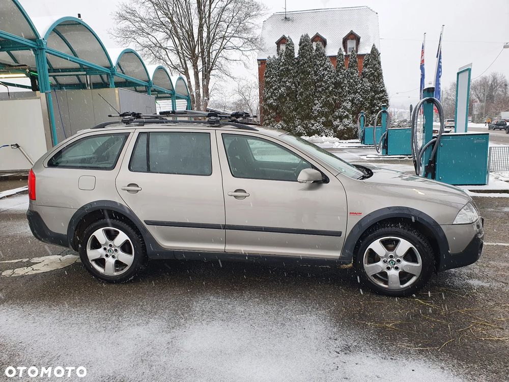 Skoda Octavia 2.0 FSI Scout 4x4 - 5