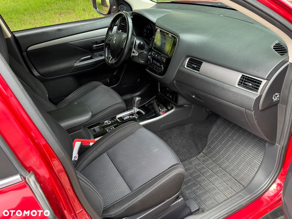 Mitsubishi Outlander - 17