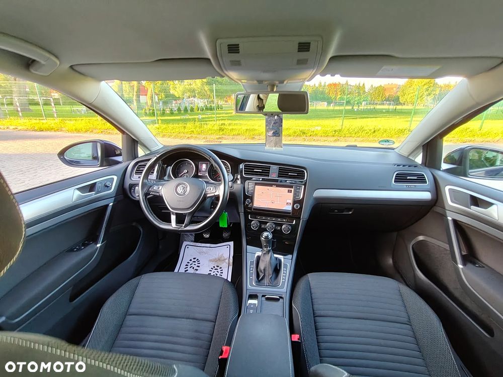 Volkswagen Golf - 9