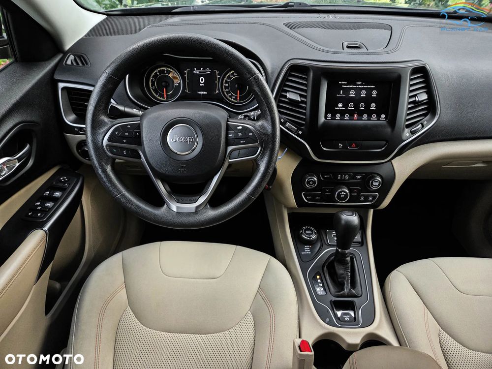 Jeep Cherokee - 23
