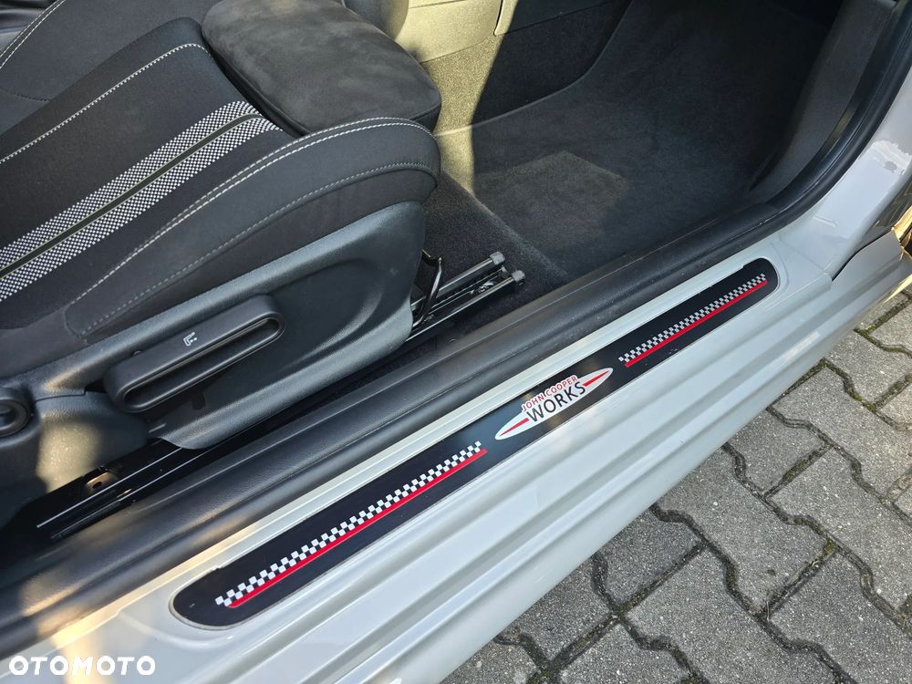 MINI John Cooper Works Essential Trim - 22
