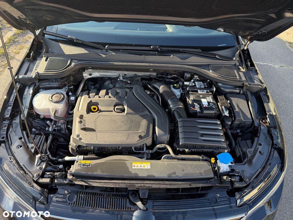 Volkswagen Golf VIII 1.5 eTSI Life DSG - 33
