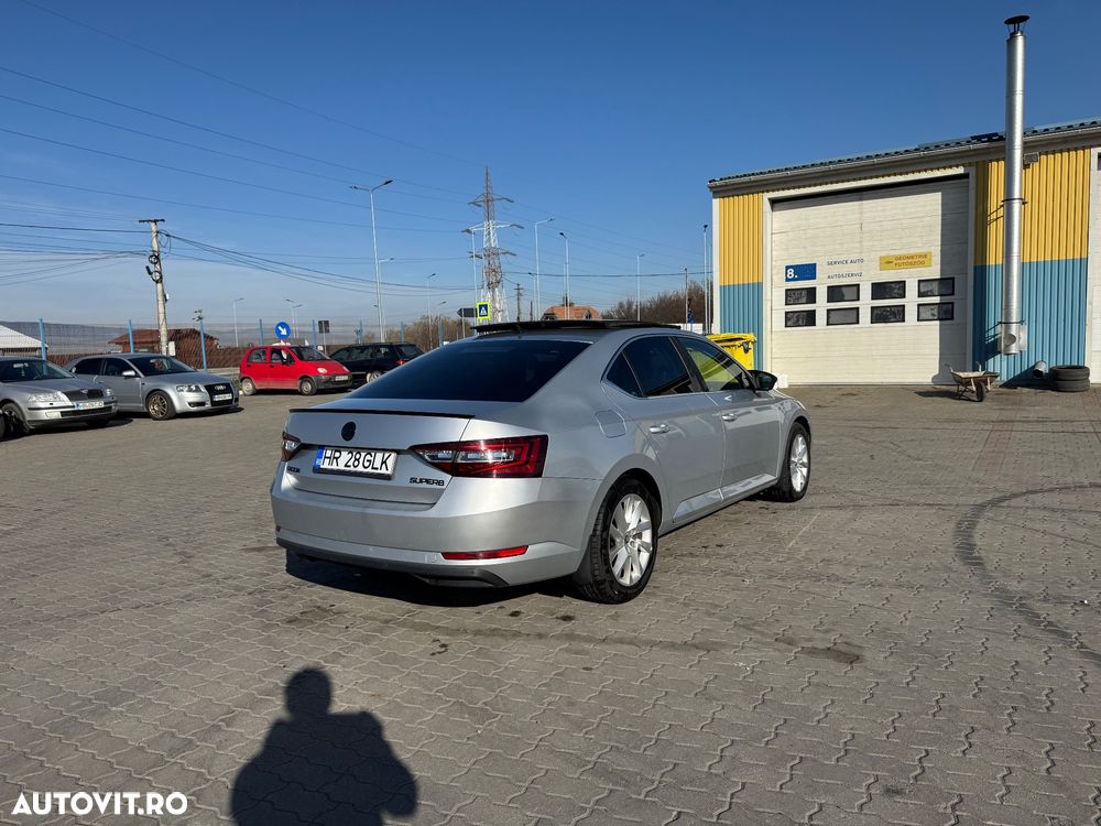 Skoda Superb 2.0 TDI DSG Style - 4