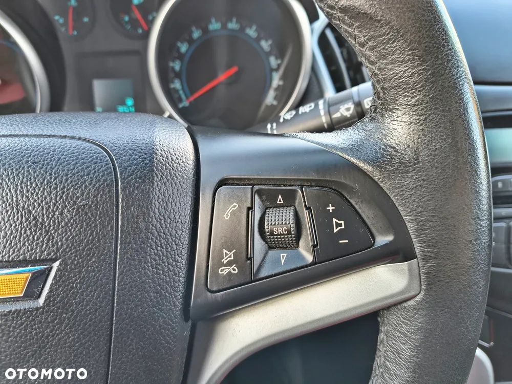Chevrolet Cruze 1.6 LT - 27