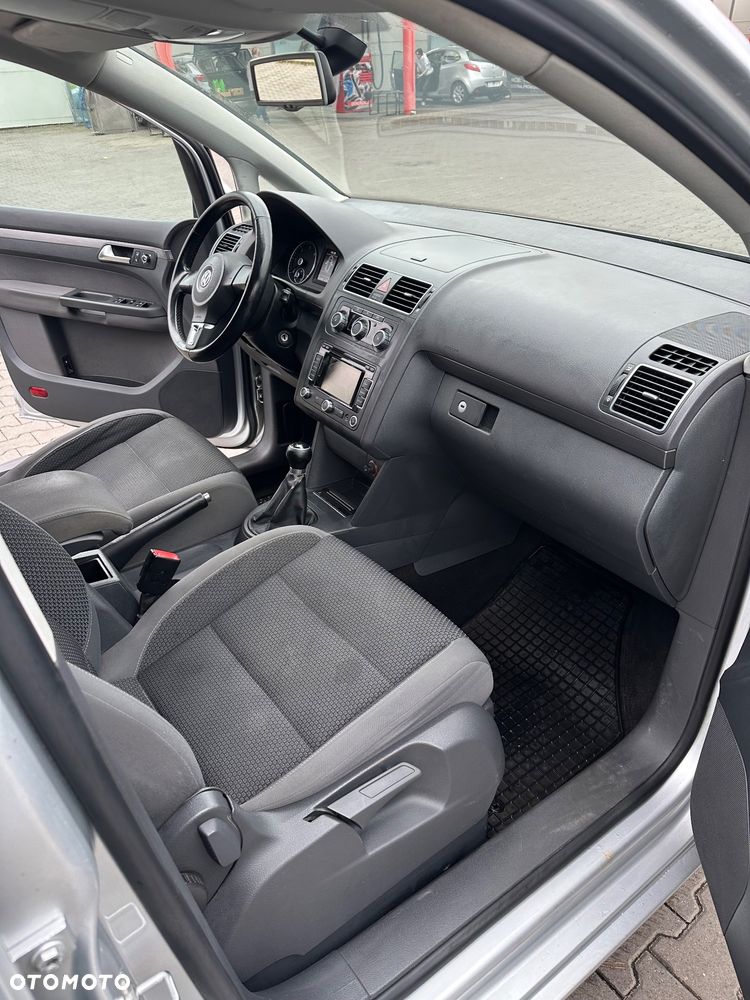 Volkswagen Touran - 8