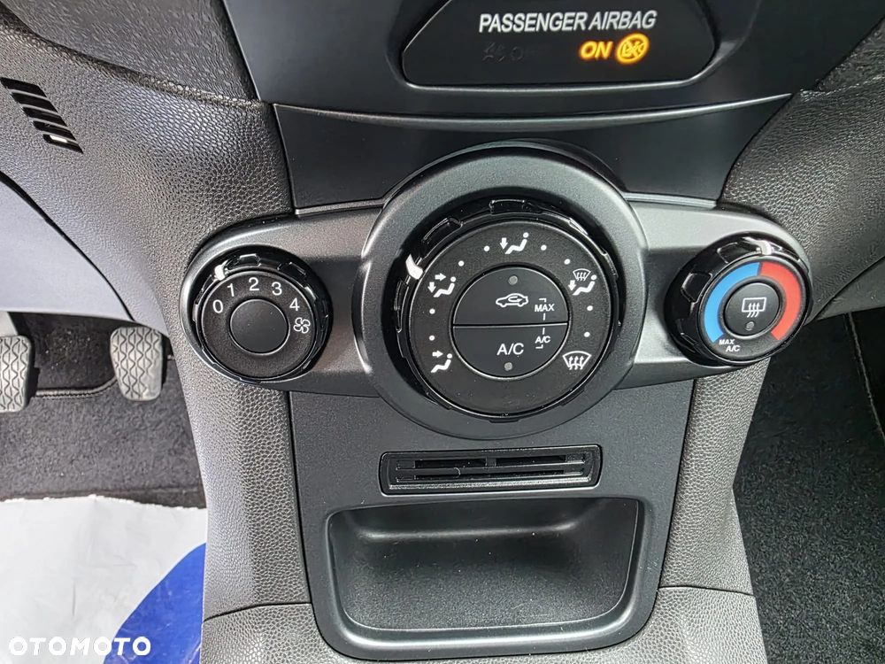 Ford Fiesta - 15