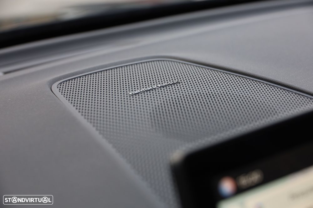 Volvo XC 60 2.0 T6 PHEV Plus Dark AWD - 29