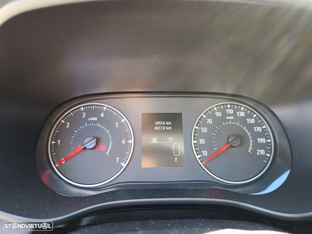 Dacia Sandero - 8