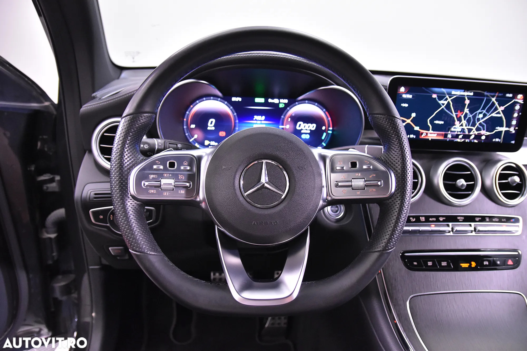 Mercedes-Benz GLC 300 e 4Matic 9G-TRONIC AMG Line - 16