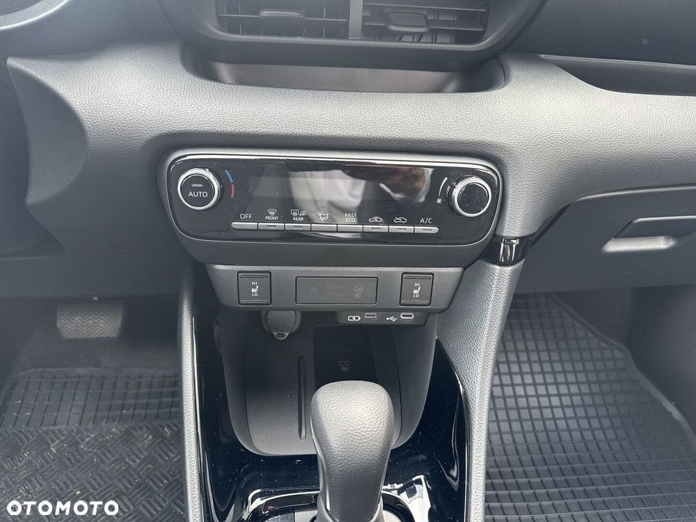 Toyota Yaris Hybrid 1.5 Style - 27