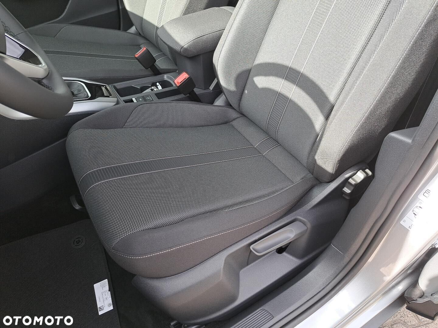 Volkswagen T-Roc - 12