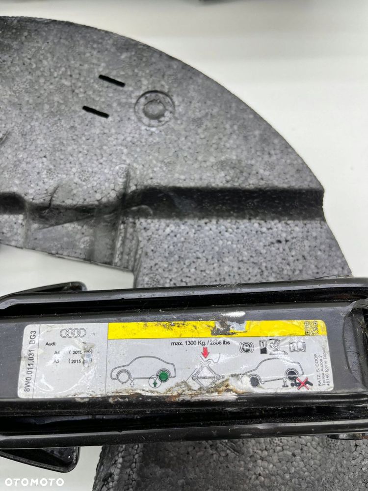 AUDI A4 B9 LEWAREK ZESTAW PODNOŚNIK SAMOCHODOWY 8W0011031 - 8