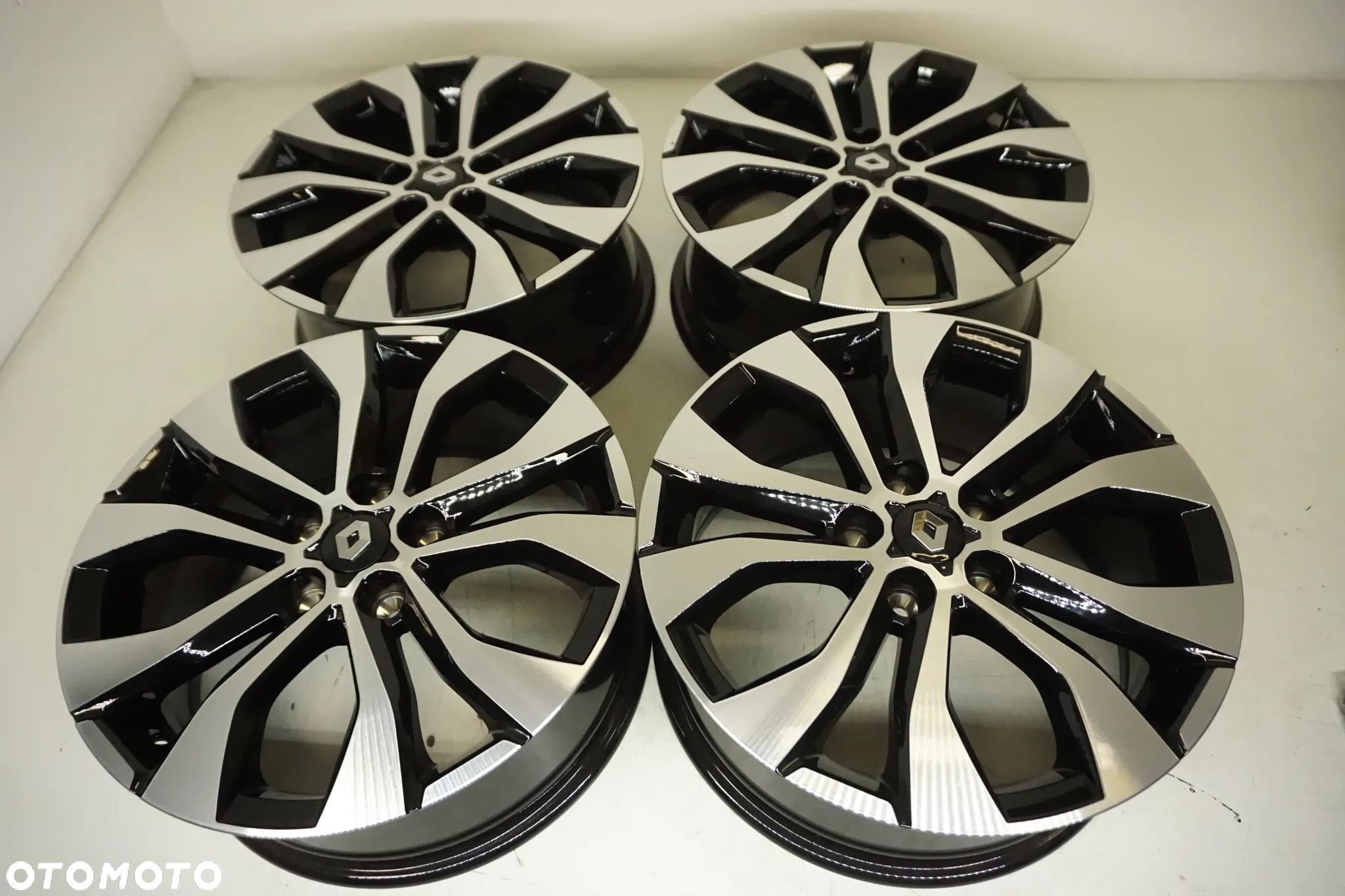 FELGI ALUMINIOWE 17 RENAULT SYMBIOZ EXPRESS ZOE  CAPTUR II KADJAR KOLEOS MEGANE SCENIC TALISMAN ESPACE LAGUNA III FLUENCE KANGOO ORYGINAŁ - 1
