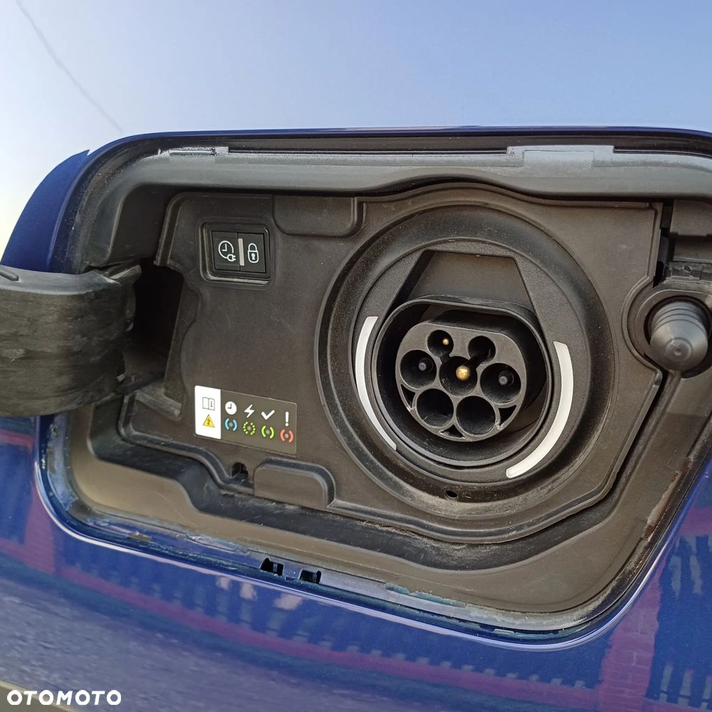 Peugeot 3008 1.6 PureTech HYbrid GT Line S&S EAT8 - 28