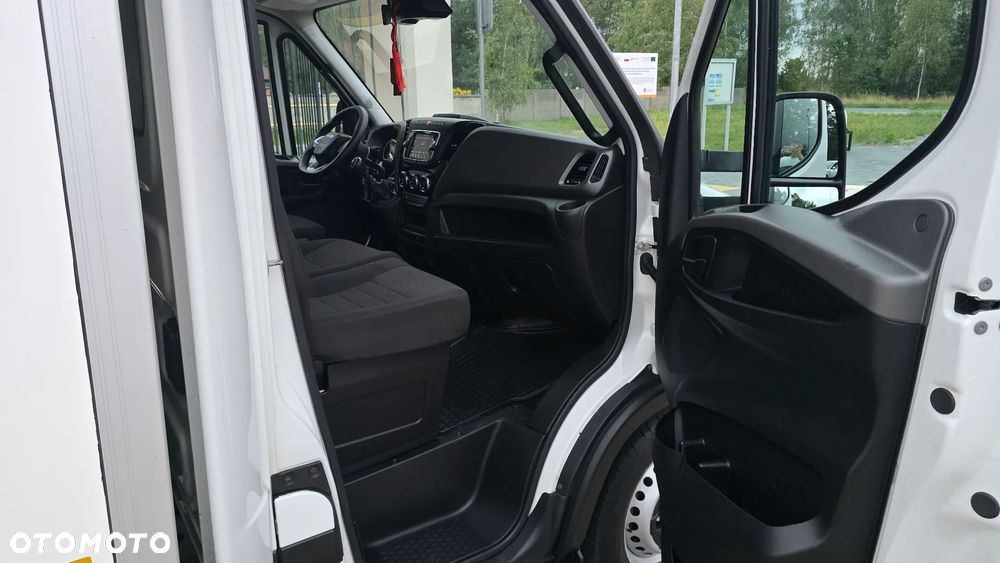 Iveco ❗️❗️DAILY 3.0 180KM 35S18 ❗️❗️ZABUDOWA JEGGER 10 PALET / KONTENER 5M / PODUSZKI PNEUMATYCZNE / SKRZYNIA MANUALNA / NAWIGACJA / TEMPOMAT ADAPTACYJNY / KABINA SYPIALNIANA / LEKKI KONTENER / WERSJA WZMOCNIONA / SALON POLSKA / FULL LED / RAMA / MAKSYMALNA OPCJA WYPOSAŻENIA❗❗ STAN - JAK NOWY ❗️ - 36