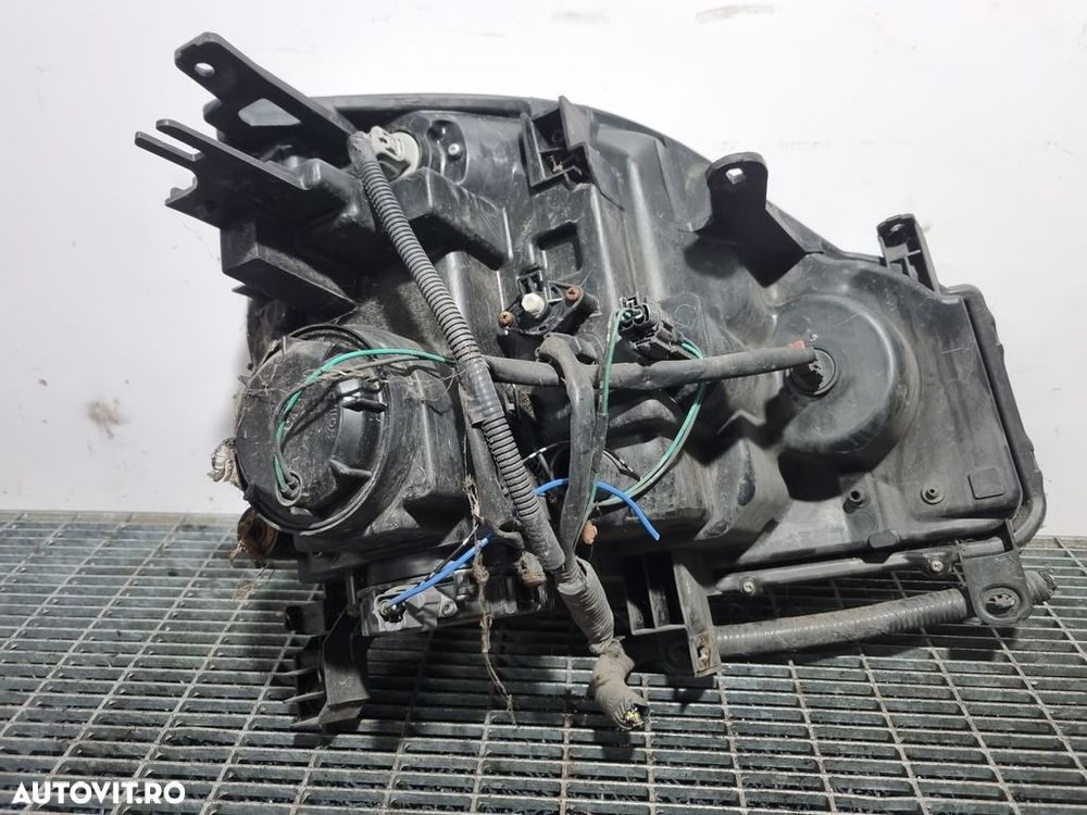 Far Stanga Nissan X - Trail T31 2007 - 2013 SUV 4 Usi (1358) Xenon - 2