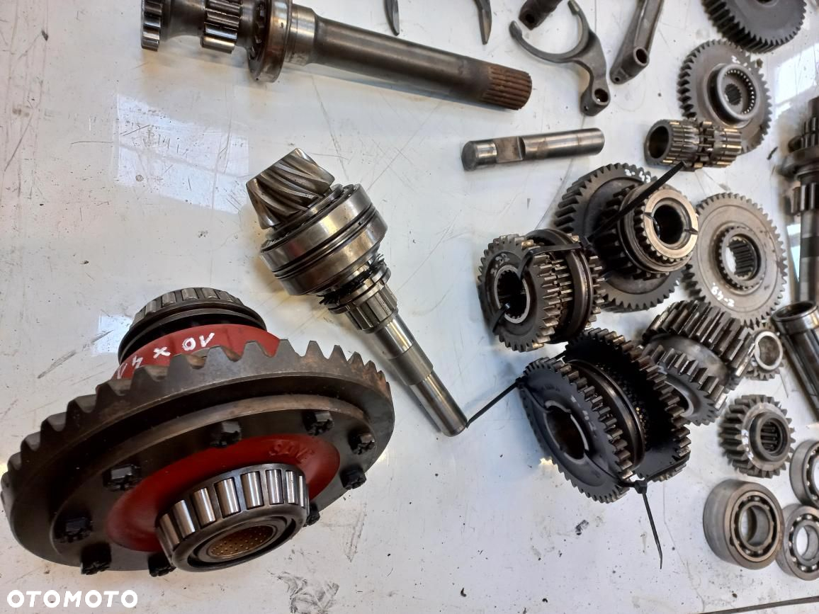 Centauro/Centurin/Mercury/Leopard 75,80,85 koło zębate,mechanizm różnicowy,wałek,Tryb,podnośnik,obudowa,skrzynia,biegów,synchronizator,przesówka,widełki,przystawka napędu,łożysko,satelita,ramię, - 14