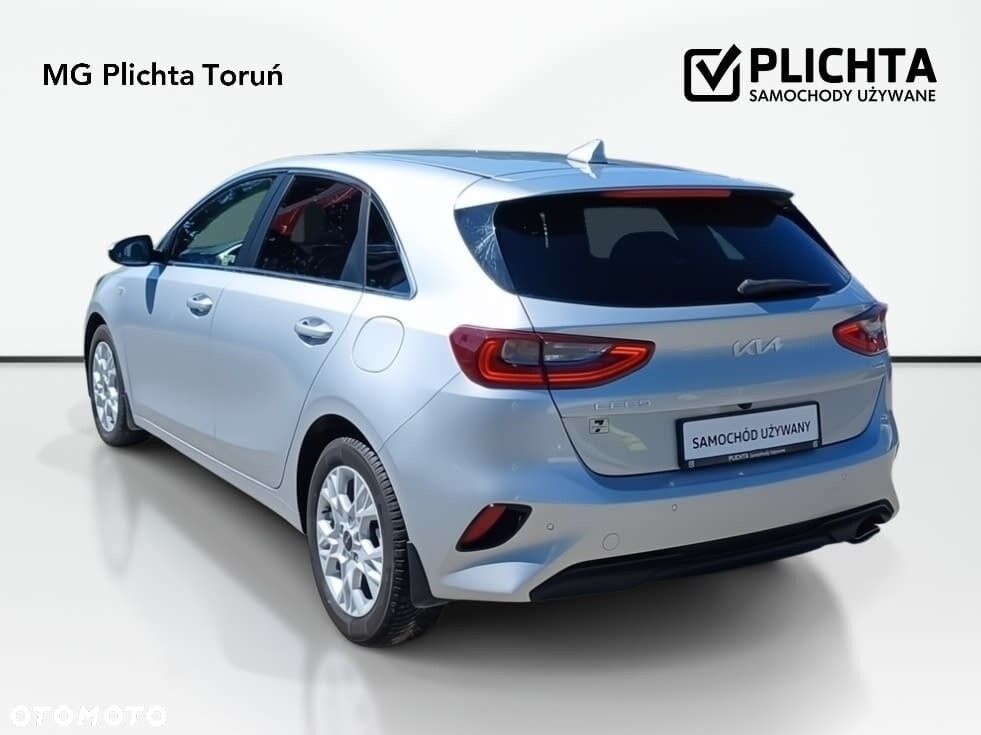 Kia Ceed - 32