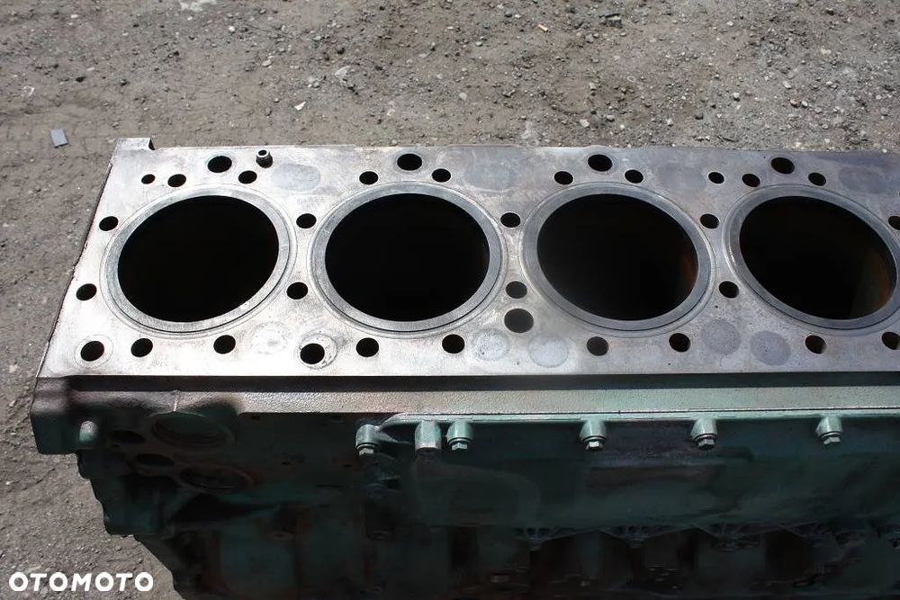 # VOLVO FH16 FH 16 D16 D16G BLOK SILNIKA TULEJE - 7