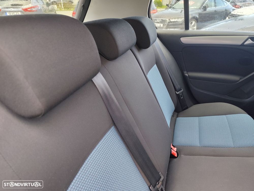 VW Golf 1.6 TDi Trendline BlueMotion - 22