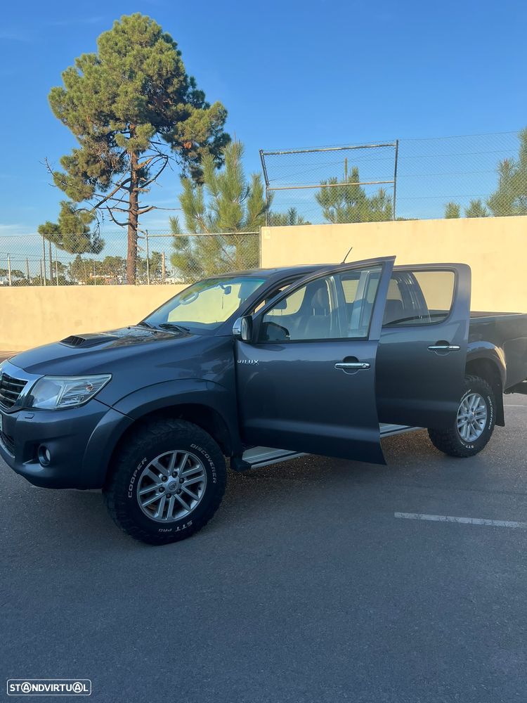 Toyota Hilux - 4