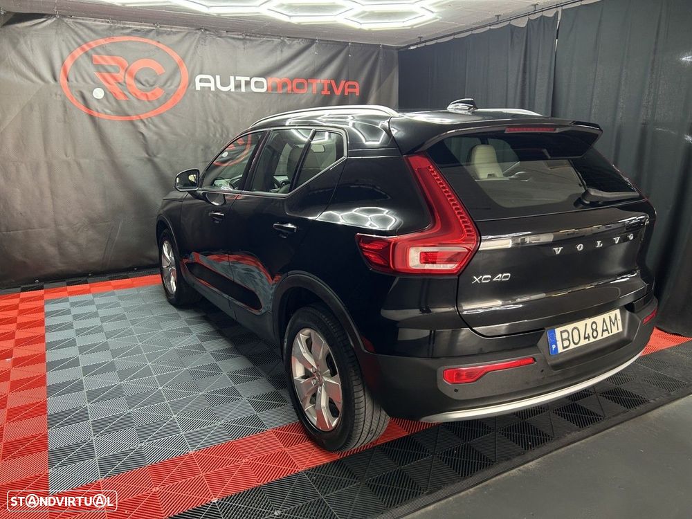 Volvo XC 40 2.0 D3 - 7