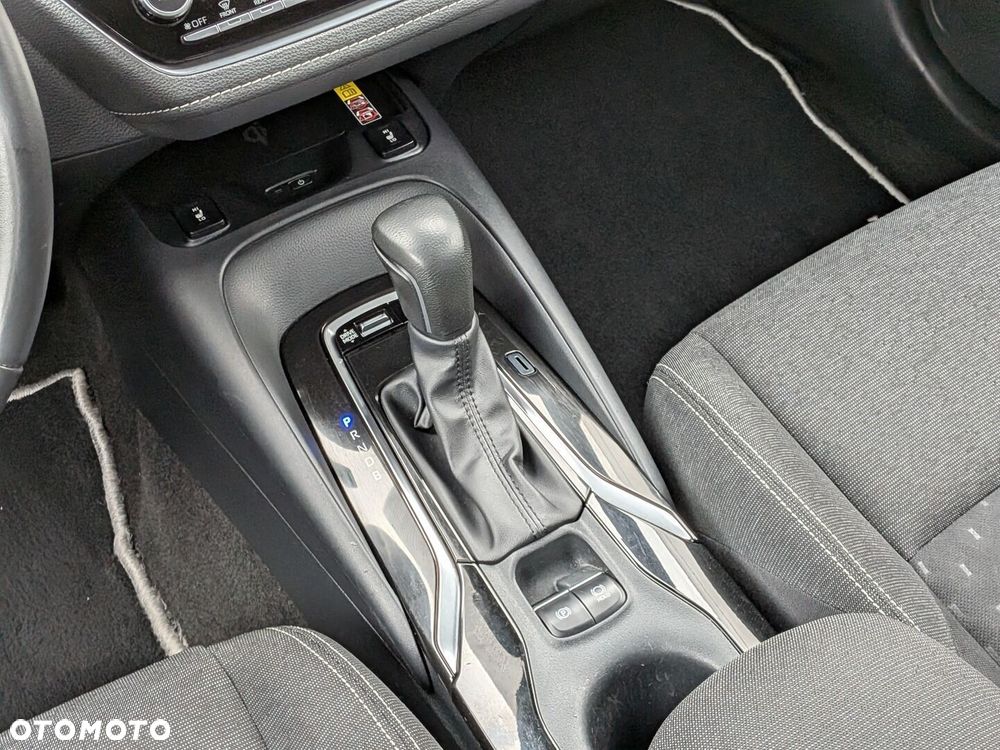 Toyota Corolla 1.8 Hybrid Comfort - 24
