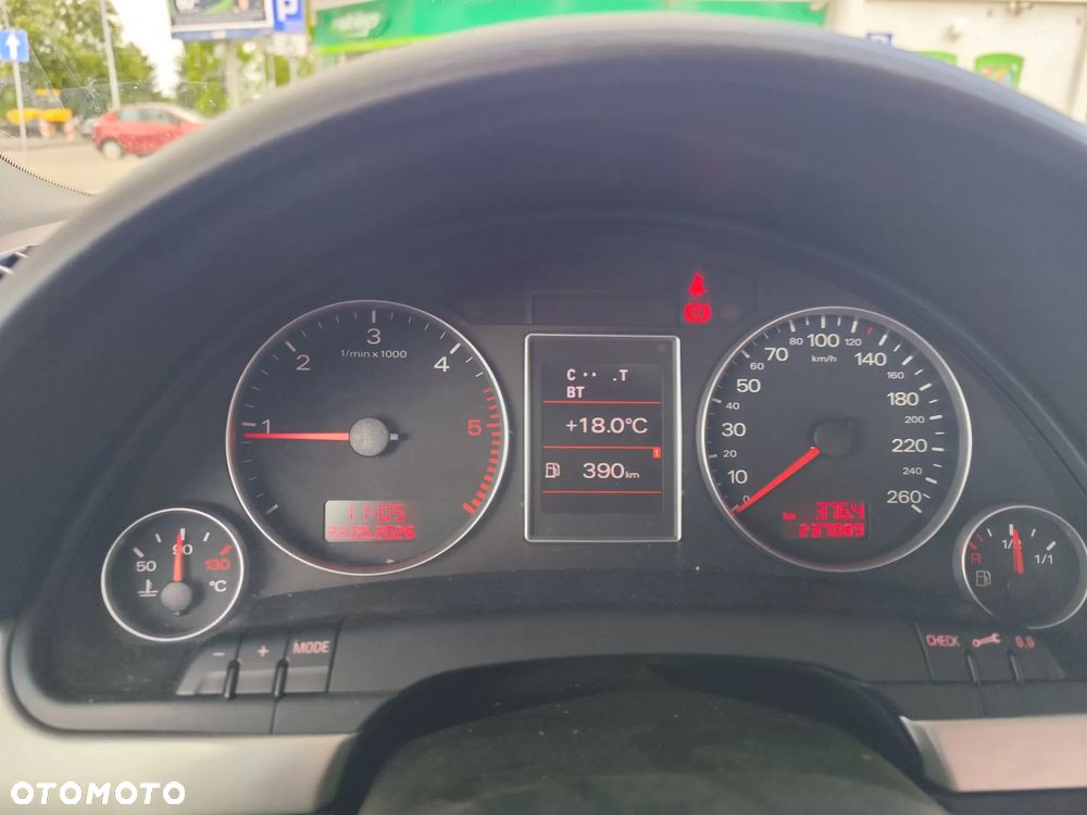 Audi A4 Avant 2.0 TDI - 10