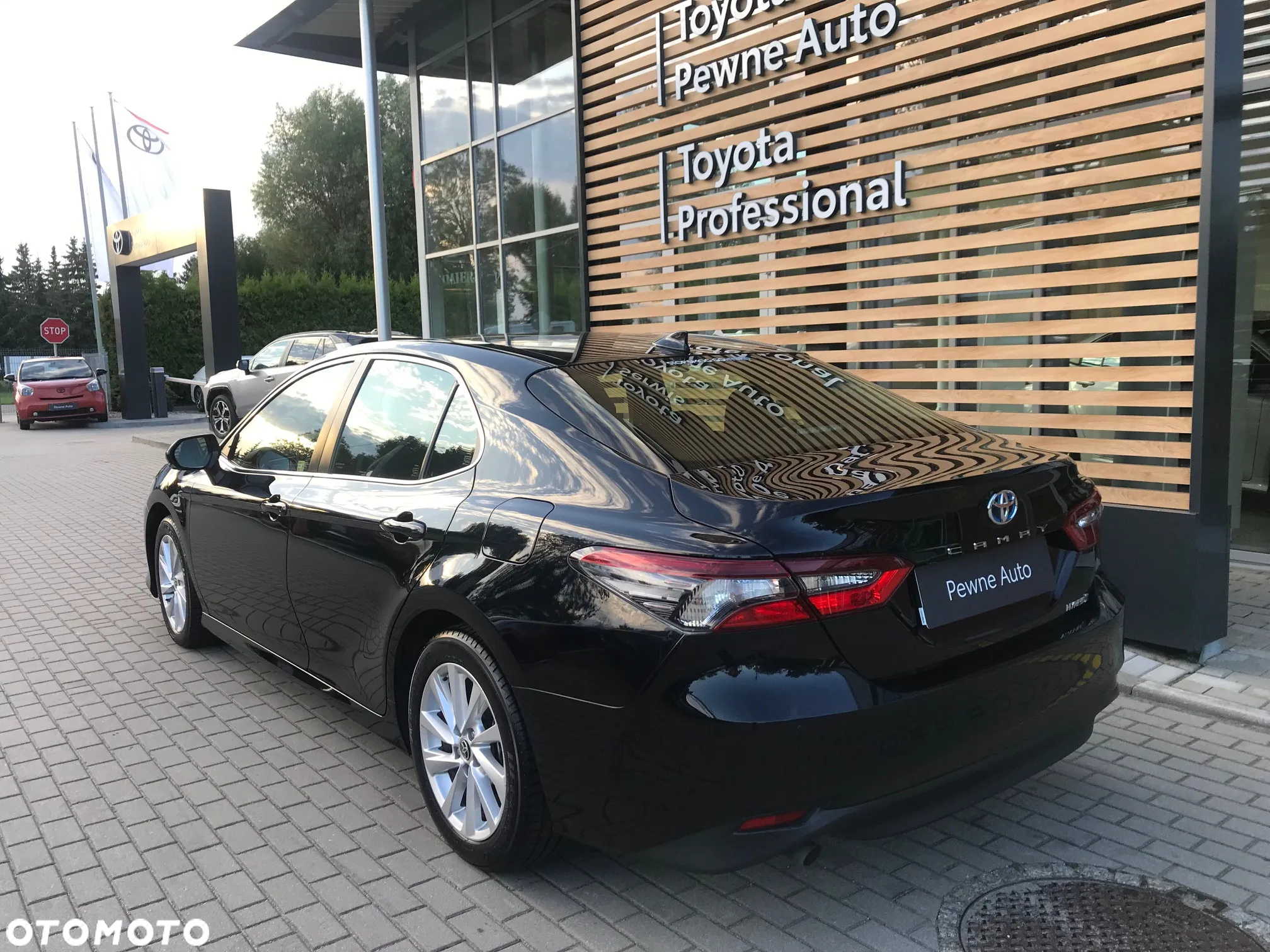 Toyota Camry 2.5 Hybrid Comfort CVT - 6