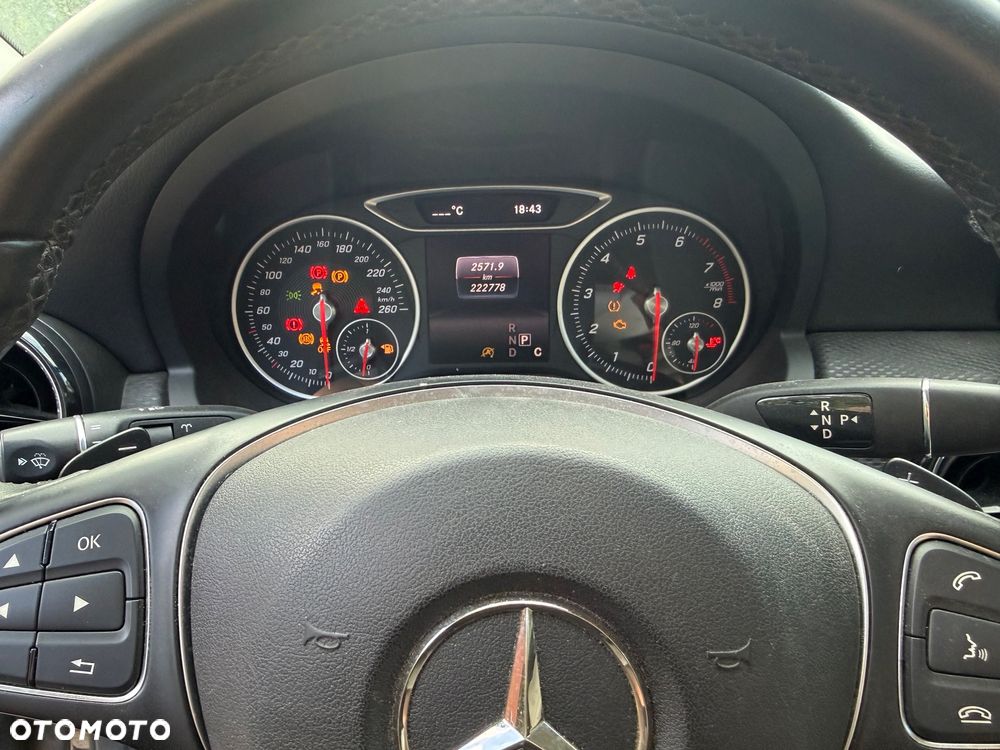 Mercedes-Benz Klasa A 180 7G-DCT SCORE - 3