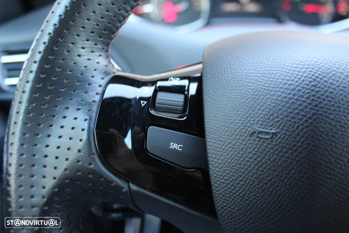 Peugeot 308 1.6 e-THP GT - 33
