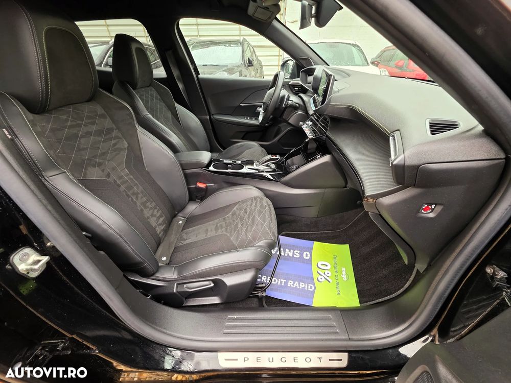Peugeot 2008 PureTech 155 EAT8 GT - 17
