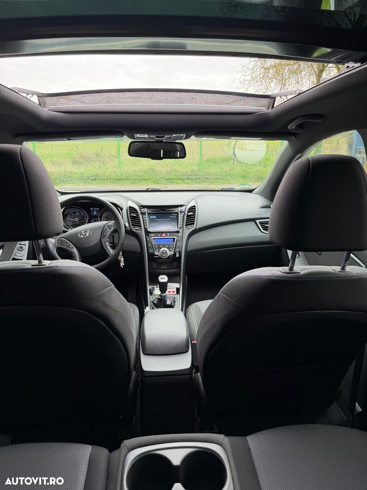 Hyundai i30 blue Kombi 1.6 CRDi Passion - 6