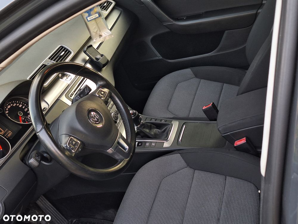 Volkswagen Passat 1.6 TDI BlueMotion - 21