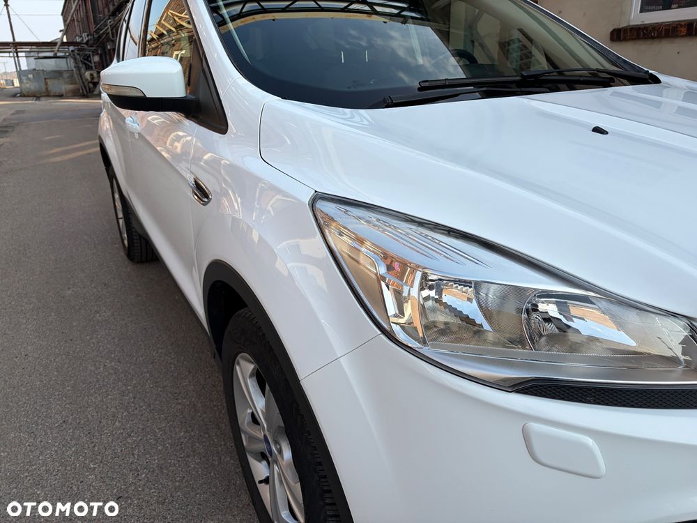 Ford Kuga 1.5 EcoBoost 2x4 Titanium - 10
