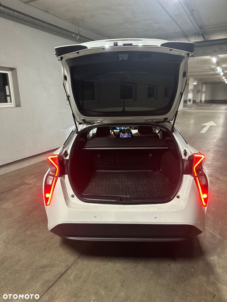 Toyota Prius 1.8 Hybrid Executive - 9