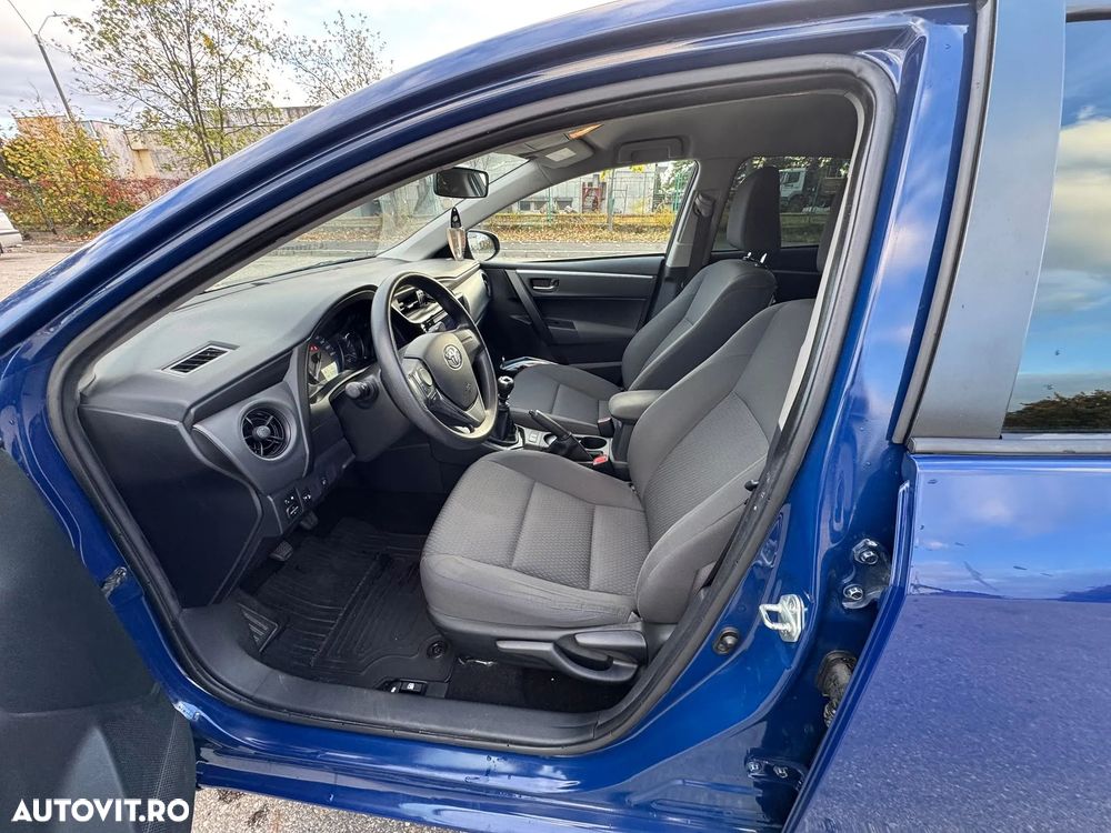 Toyota Corolla - 5