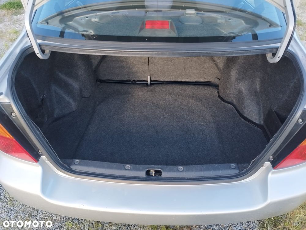 Suzuki Liana - 19