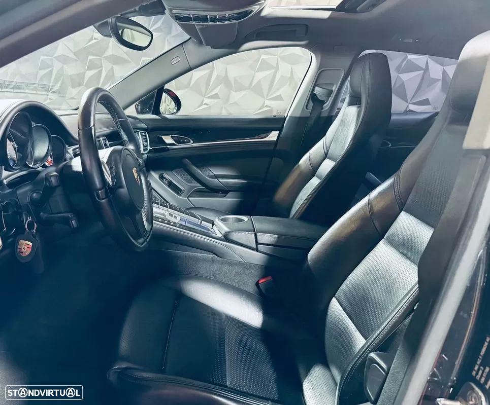 Porsche Panamera - 34