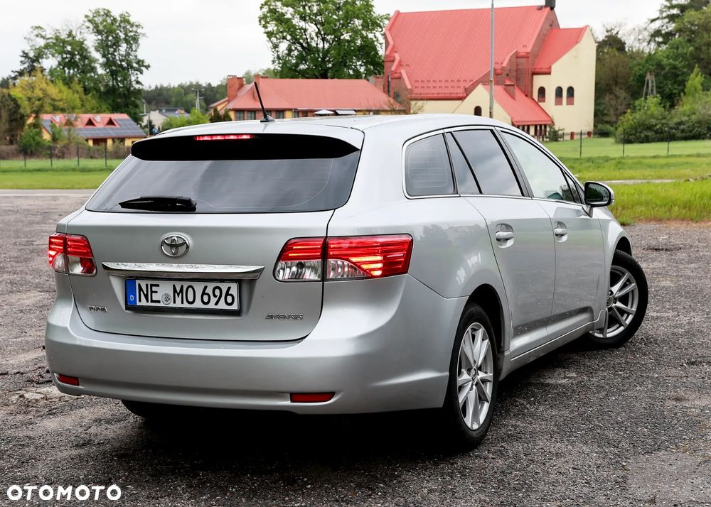 Toyota Avensis 2.2 D-4D Comfort - 18