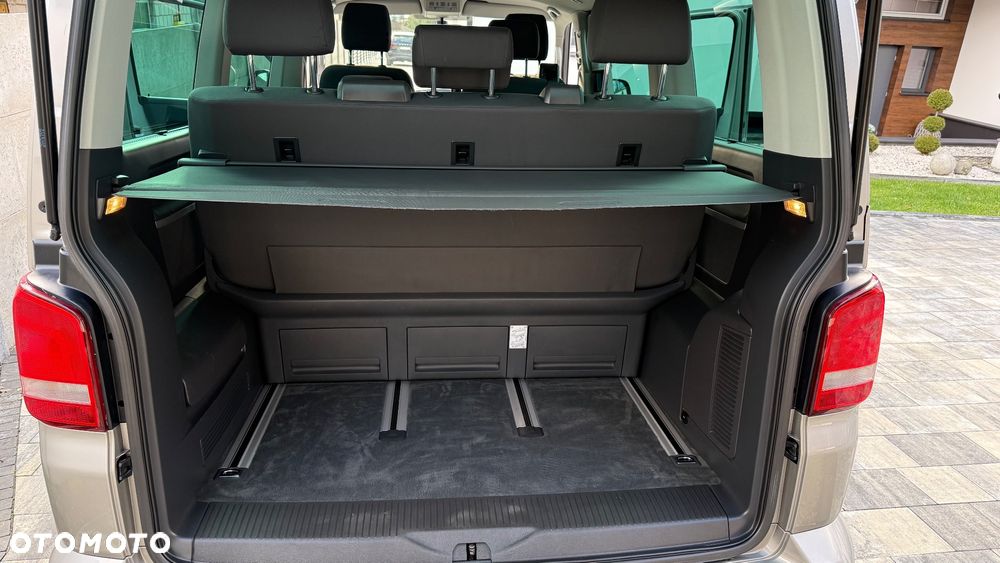 Volkswagen Multivan - 23