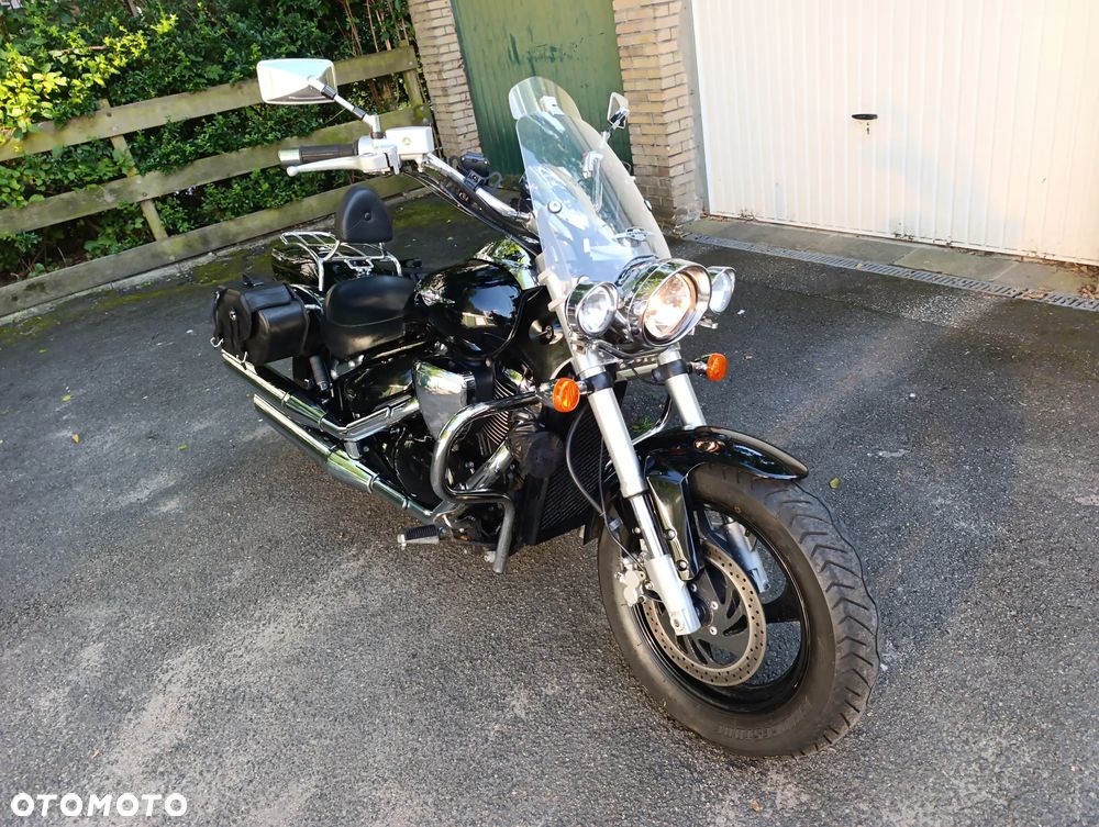 Suzuki Intruder - 8