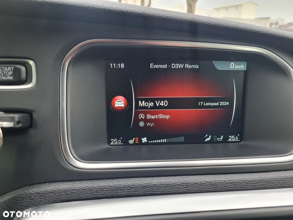 Volvo V40 D2 Drive-E R-Design Momentum - 11