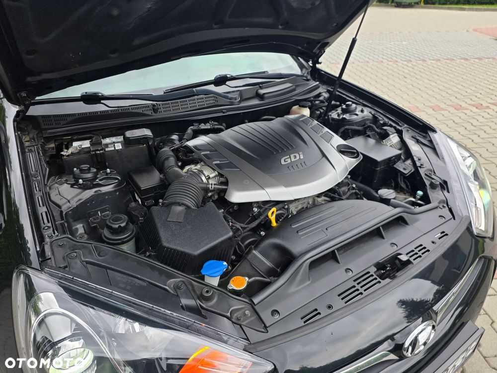 Hyundai Genesis 3.8 V6 GDI - 13