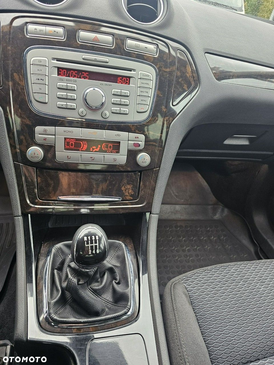 Ford Mondeo - 23