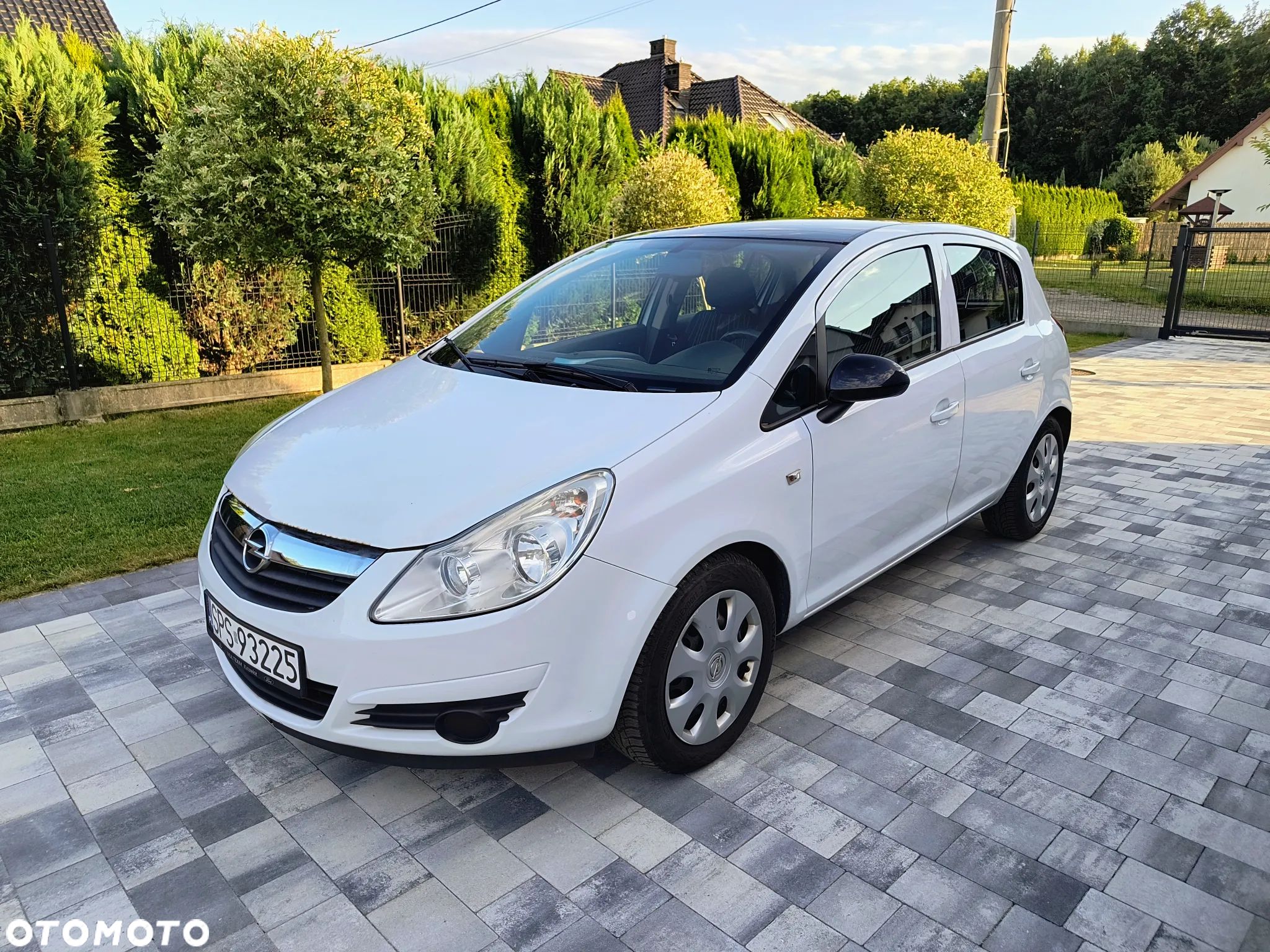 Opel Corsa 1.4 16V Enjoy - 1