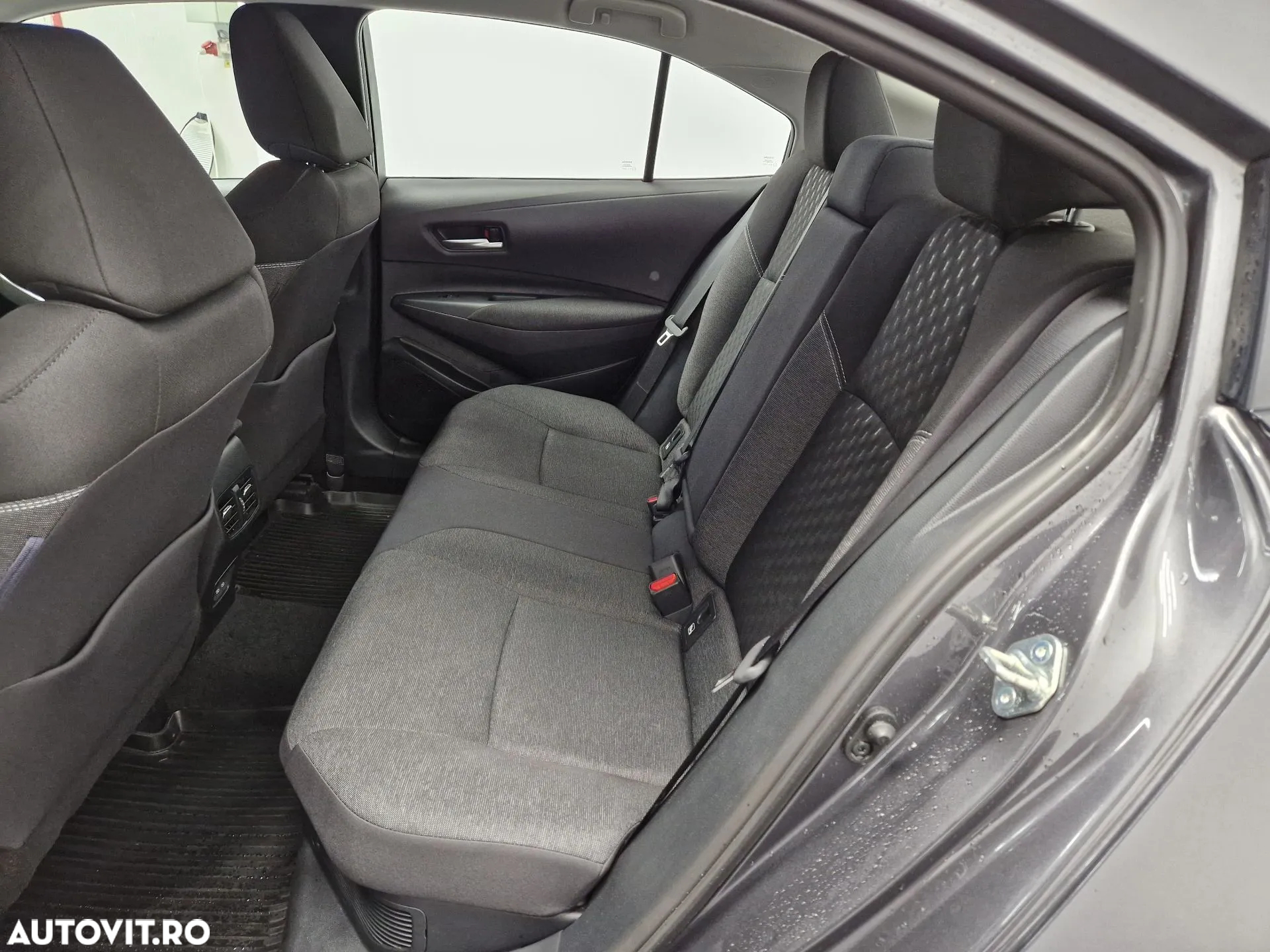 Toyota Corolla - 8